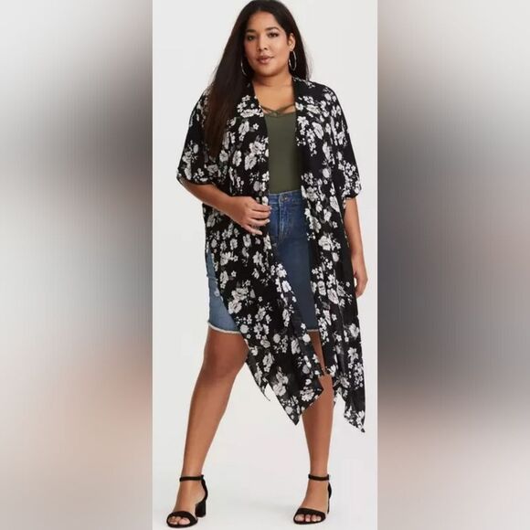 Torrid Black and White Gauze Duster Floral Kimono - Picture 1 of 8